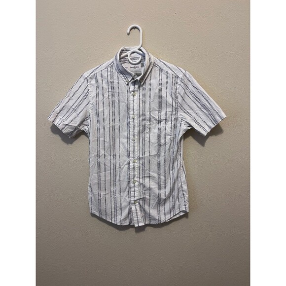 Bundle of 2 Boys Dress Shirts - Picture 5 of 8